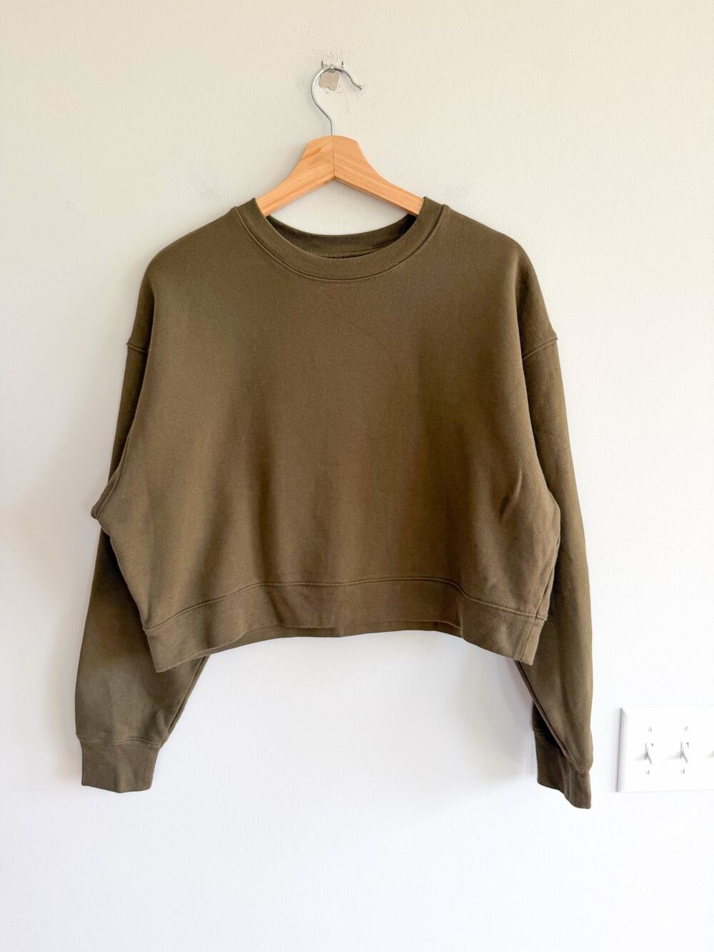 Girlfriend Collective Crewneck Long Sleeve Cropped Pullover Sweatshirt Green M